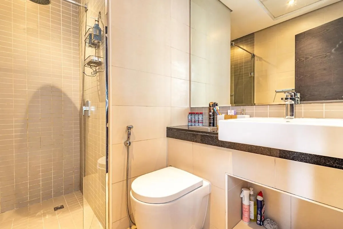 Nomad Retreats- Silverene Tower Marina View Dubai Apartment