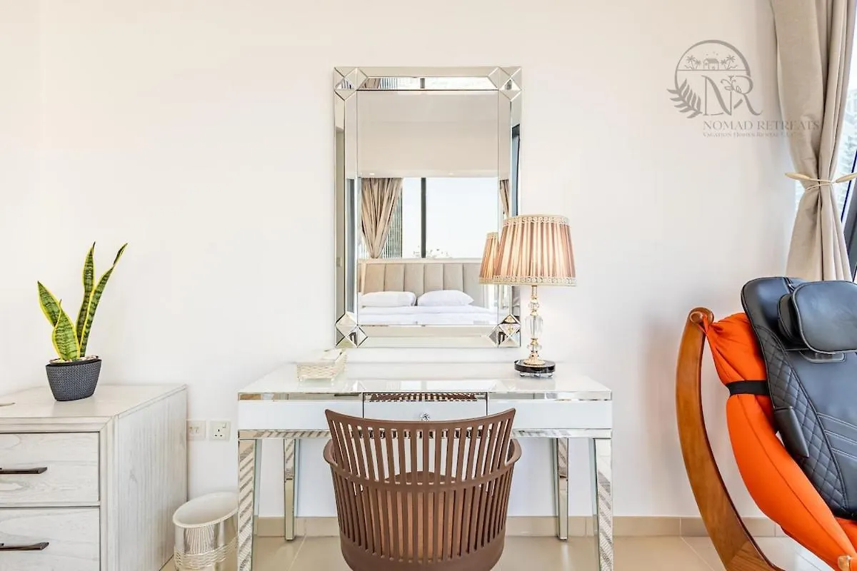 Nomad Retreats- Silverene Tower Marina View Dubai Apartment