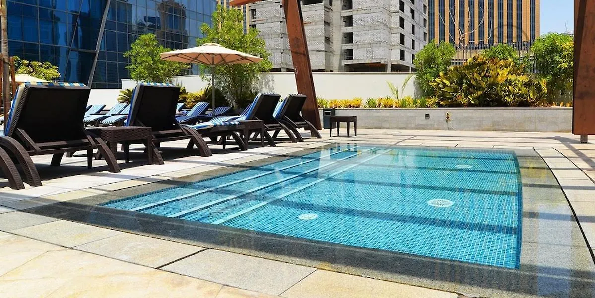 Nomad Retreats- Silverene Tower Marina View ドバイ